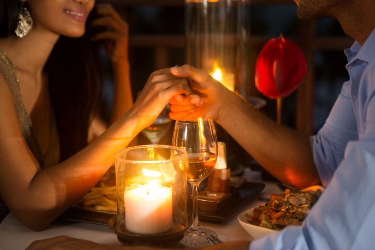 Gifrer | Organiser une soirée en amoureux à la maison - Gifrer