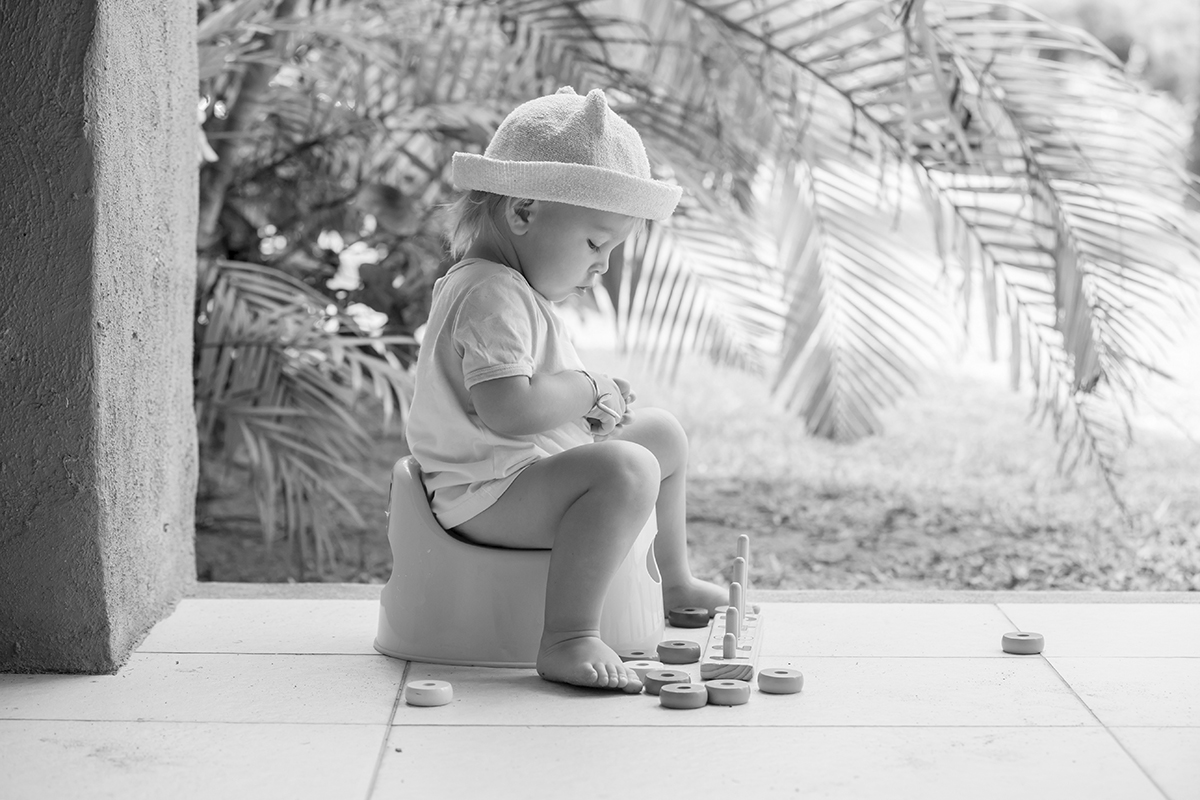 Enfant sur le pot