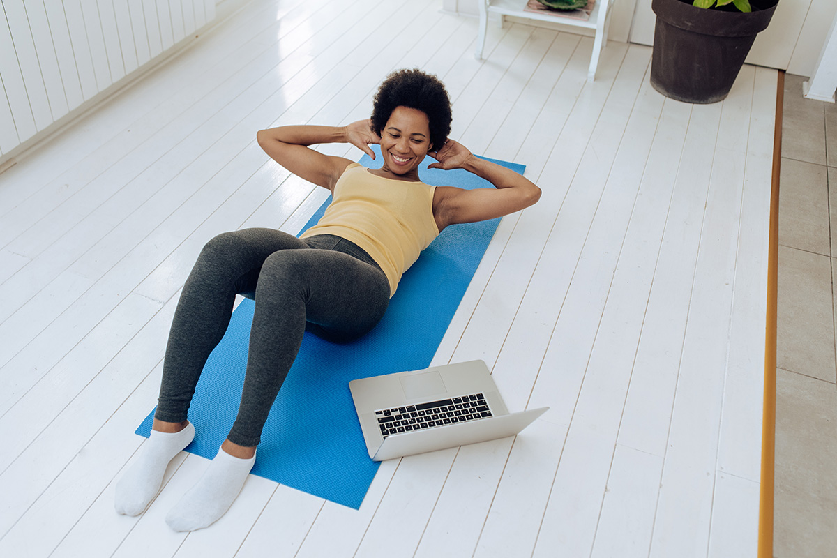 Crush inversé, exercice abdominal pour sculpter la silhouette après une grossesse